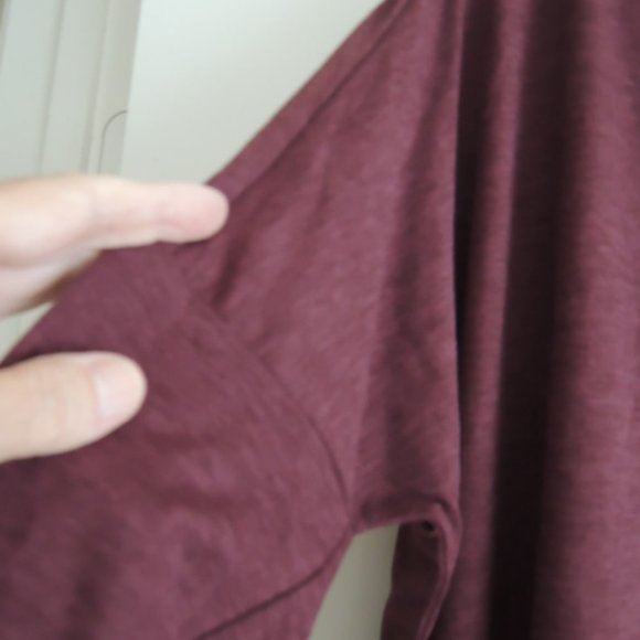 Ladies Top Size XL Burgundy L/S Thumbhole Relaxed Tunic - Wander by Hottotties - Picture 7 of 9